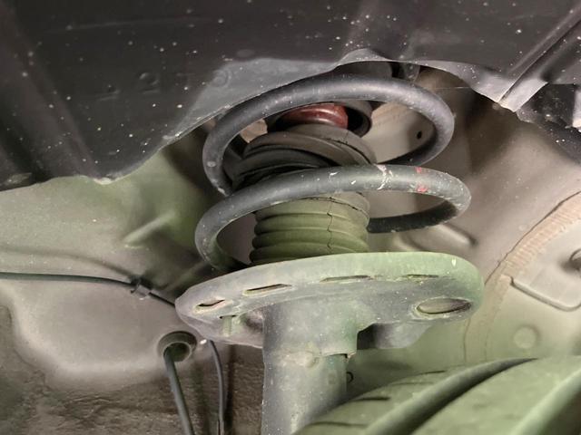 プリウス Ｓ　純正ナビ　スマートキー　ＨＩＤヘッド　ビルトインＥＴＣ　純正１５インチアルミ　オートエアコン　Ｂｌｕｅｔｏｏｔｈ　ＣＤ　ＤＶＤ再生　フルセグ　トラクションコントロール（23枚目）