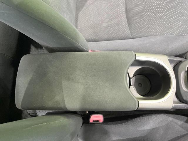 プリウス Ｓ　純正ナビ　スマートキー　ＨＩＤヘッド　ビルトインＥＴＣ　純正１５インチアルミ　オートエアコン　Ｂｌｕｅｔｏｏｔｈ　ＣＤ　ＤＶＤ再生　フルセグ　トラクションコントロール（36枚目）