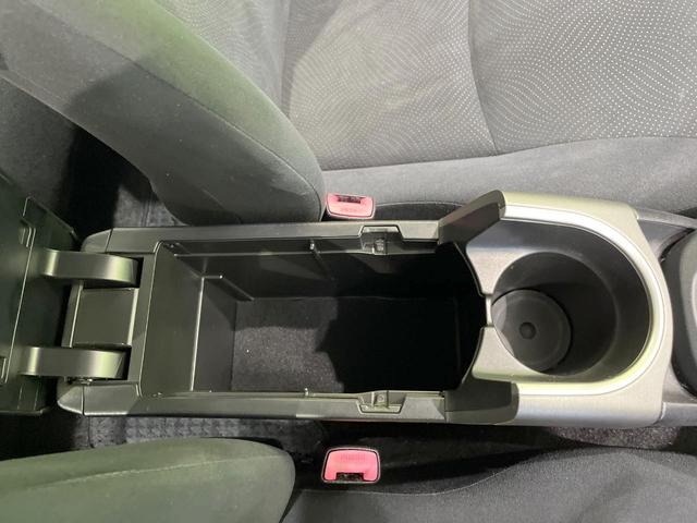 プリウス Ｓ　純正ナビ　スマートキー　ＨＩＤヘッド　ビルトインＥＴＣ　純正１５インチアルミ　オートエアコン　Ｂｌｕｅｔｏｏｔｈ　ＣＤ　ＤＶＤ再生　フルセグ　トラクションコントロール（37枚目）