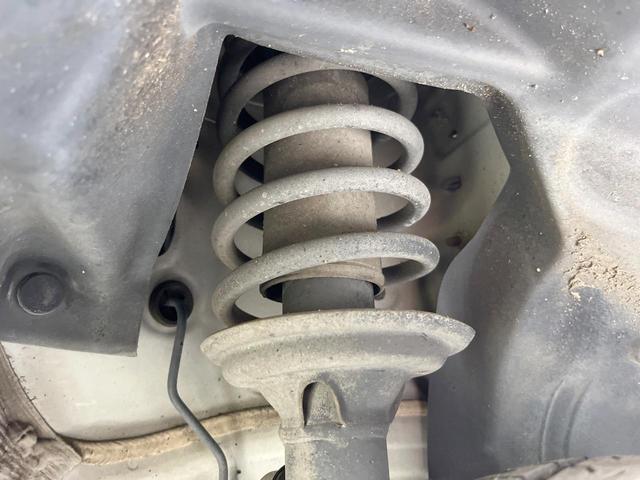 Ｎ－ＯＮＥ プレミアム　オーディオ　スマートキー　ＨＩＤヘッド　純正１４インチアルミ　オートライト　オートエアコン　ＣＤ　パワーウィンドウ　パワーステアリング　トラクションコントロール（22枚目）