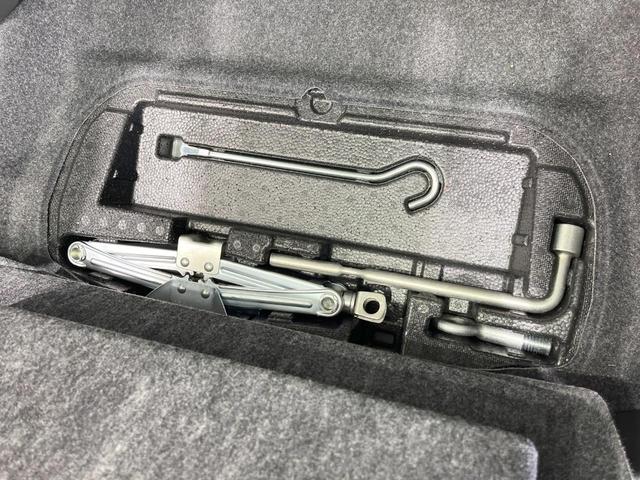 Ｎ－ＯＮＥ プレミアム　オーディオ　スマートキー　ＨＩＤヘッド　純正１４インチアルミ　オートライト　オートエアコン　ＣＤ　パワーウィンドウ　パワーステアリング　トラクションコントロール（46枚目）