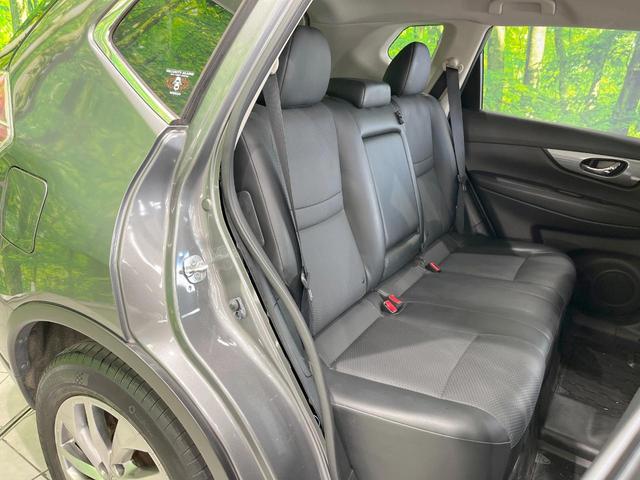 エクストレイル ２０Ｘｔｔ　エマージェンシーブレーキパッケージ　純正ナビ　全周囲カメラ　衝突被害軽減システム　電動リアゲート　レザーシート　コーナーセンサー　スマートキー　ＬＥＤヘッド　ビルトインＥＴＣ　クルコン　純正１８インチアルミ　オートハイビーム（9枚目）