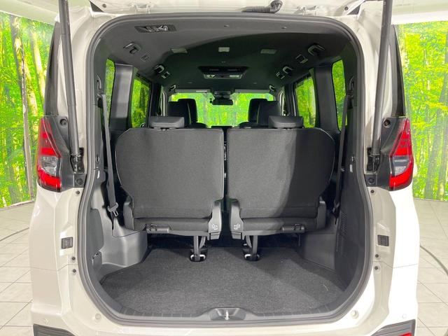 ノア ハイブリッドＳ－Ｚ　両側電動ドア　後席モニター　全周囲カメラ　衝突被害軽減システム　レーダークルーズ　禁煙車　ハーフレザーシート　ドラレコ　コーナーセンサー　スマートキー　ＬＥＤヘッド　ＥＴＣ２．０（67枚目）