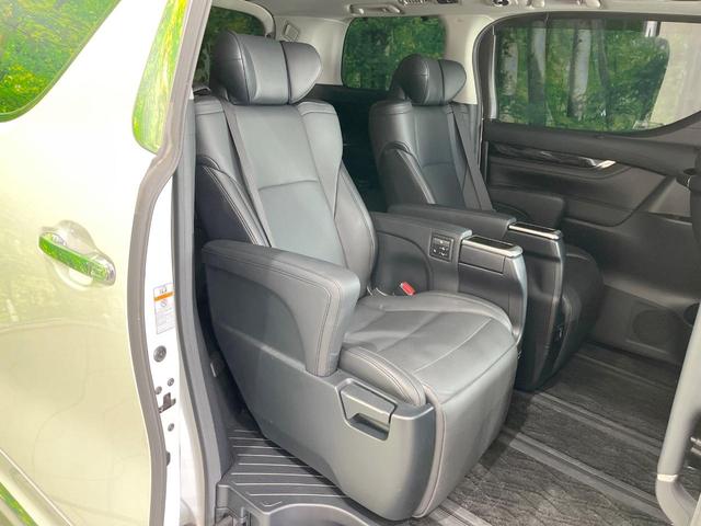 アルファード ２．５Ｓ　Ｃパッケージ　サンルーフ　モデリスタフルエアロ　ＢＩＧ－Ｘナビ　衝突被害軽減システム　両側電動ドア　後席モニター　バックカメラ　１００Ｖ電源　レーダークルーズ　電動リアゲート　レザーシート　全席シートヒーター（9枚目）