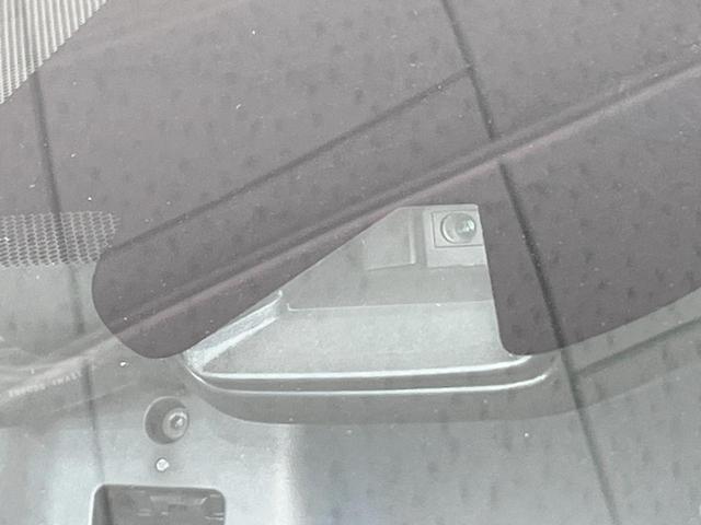 エクストレイル 20X ハイブリッド エマージェンシーブレーキP 4WD 純正ナビ 衝突被害軽減システム 全周囲カメラ 電動リアゲート スマートキー LEDヘッド ハーフレザーシート コーナーセンサー ビルトインETC クルコン 純正17インチアルミ オートライト(3枚目)