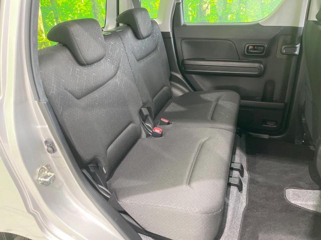 後部座席も気になるようなキズ・汚れやへたり等、大きなダメージはなく、良好な状態です。