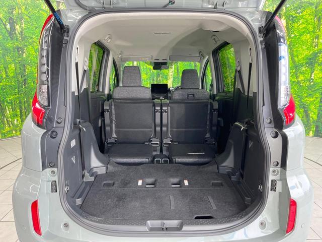 シエンタ Ｚ　両側電動ドア　全周囲カメラ　衝突被害軽減システム　レーダークルーズ　禁煙車　コーナーセンサー　スマートキー　ＬＥＤヘッド　ビルトインＥＴＣ　純正１５インチアルミ　オートハイビーム　車線逸脱警報（11枚目）