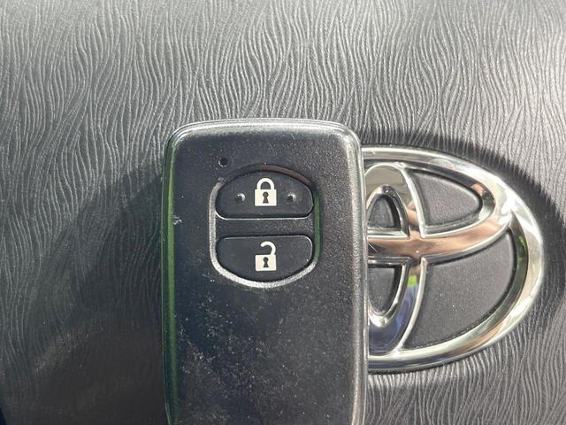 プリウスアルファ Ｓ　チューン　ブラック　純正ＳＤナビ　バックカメラ　ドラレコ　スマートキー　ビルトインＥＴＣ　純正１６インチアルミ　オートライト　オートエアコン　ＣＤ　ＤＶＤ再生　フルセグ（5枚目）