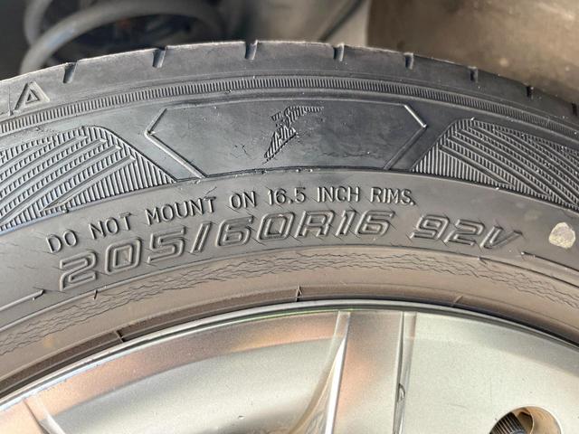 プリウスアルファ Ｓ　チューン　ブラック　純正ＳＤナビ　バックカメラ　ドラレコ　スマートキー　ビルトインＥＴＣ　純正１６インチアルミ　オートライト　オートエアコン　ＣＤ　ＤＶＤ再生　フルセグ（25枚目）