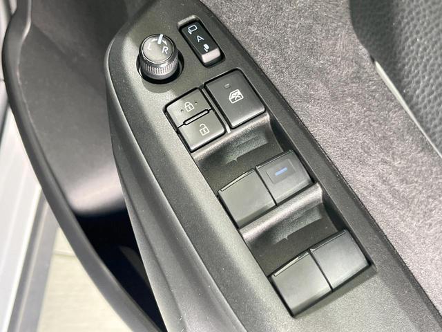 ヤリスクロス ハイブリッドZ 純正ナビ機能付DA 衝突被害軽減システム レーダークルーズ 全周囲カメラ ハーフレザーシート パワーシート コーナーセンサー スマートキー LEDヘッド ETC 純正18インチアルミ オートハイビーム(44枚目)