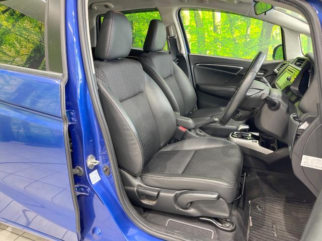 フィットハイブリッド Ｌパッケージ　衝突被害軽減システム　バックカメラ　ハーフレザーシート　スマートキー　ＬＥＤヘッド　ビルトインＥＴＣ　クルコン　オートライト　オートエアコン　ＣＤ　地デジ（8枚目）