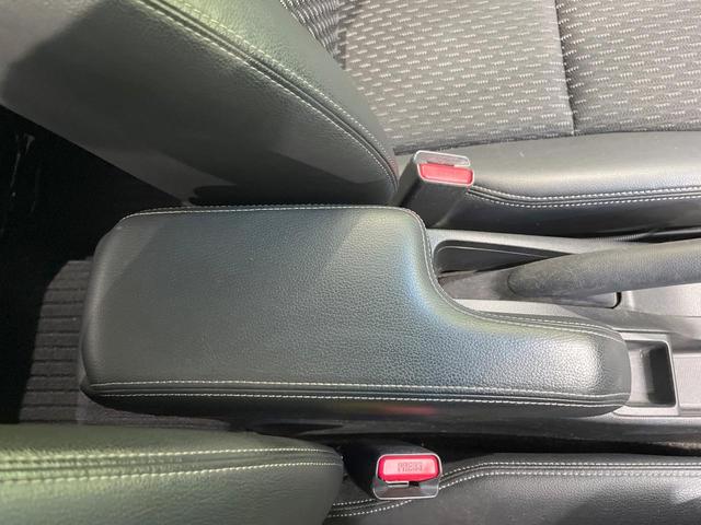 フィットハイブリッド Ｌパッケージ　衝突被害軽減システム　バックカメラ　ハーフレザーシート　スマートキー　ＬＥＤヘッド　ビルトインＥＴＣ　クルコン　オートライト　オートエアコン　ＣＤ　地デジ（43枚目）