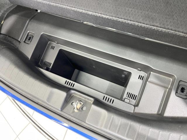 フィットハイブリッド Ｌパッケージ　衝突被害軽減システム　バックカメラ　ハーフレザーシート　スマートキー　ＬＥＤヘッド　ビルトインＥＴＣ　クルコン　オートライト　オートエアコン　ＣＤ　地デジ（56枚目）