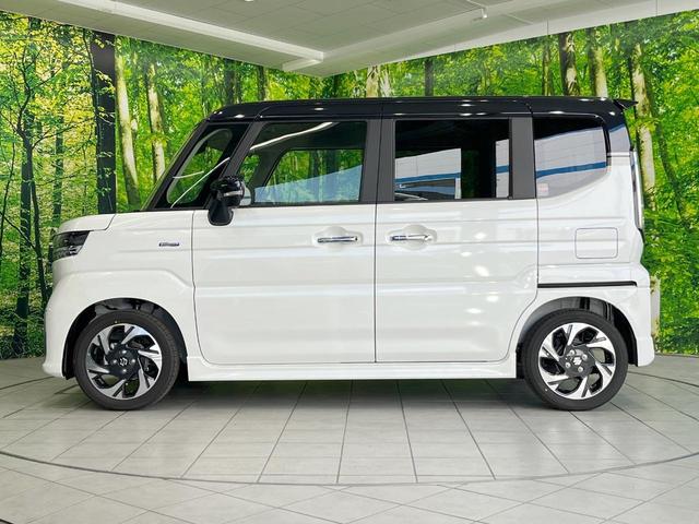 スペーシアカスタム ハイブリッドＸＳ　届出済未使用車　両側電動ドア　全周囲カメラ　衝突被害軽減システム　レーダークルーズ　ハーフレザーシート　コーナーセンサー　スマートキー　ＬＥＤヘッド　純正１５インチアルミ　オートハイビーム（22枚目）