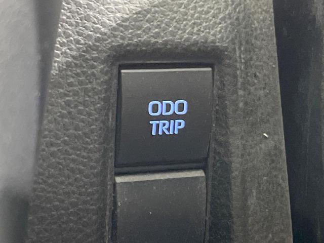 ハリアー Z フルエアロ バックカメラ 衝突被害軽減システム 禁煙車 電動リアゲート ハーフレザーシート パワーシート コーナーセンサー スマートキー LEDヘッド ETC2.0 クルコン 純正19インチアルミ(44枚目)