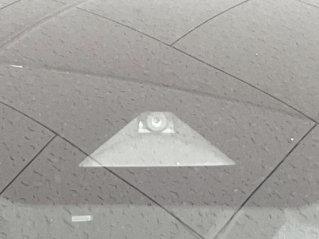 ノート S 純正SDナビ 全周囲カメラ 衝突被害軽減システム 禁煙車 ドラレコ コーナーセンサー スマートキー ビルトインETC 車線逸脱警報 オートライト オートエアコン Bluetooth CD フルセグ(5枚目)