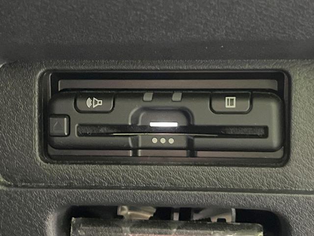 ノート S 純正SDナビ 全周囲カメラ 衝突被害軽減システム 禁煙車 ドラレコ コーナーセンサー スマートキー ビルトインETC 車線逸脱警報 オートライト オートエアコン Bluetooth CD フルセグ(6枚目)