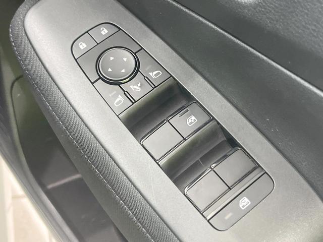 ノート S 純正SDナビ 全周囲カメラ 衝突被害軽減システム 禁煙車 ドラレコ コーナーセンサー スマートキー ビルトインETC 車線逸脱警報 オートライト オートエアコン Bluetooth CD フルセグ(33枚目)