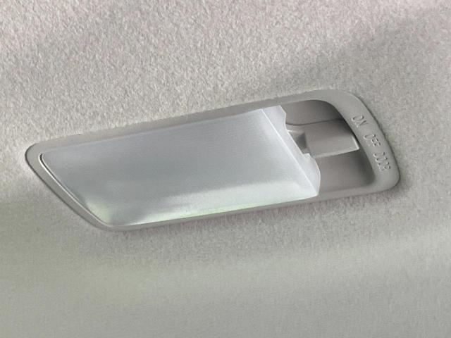 ノート S 純正SDナビ 全周囲カメラ 衝突被害軽減システム 禁煙車 ドラレコ コーナーセンサー スマートキー ビルトインETC 車線逸脱警報 オートライト オートエアコン Bluetooth CD フルセグ(51枚目)