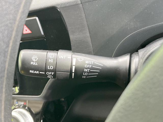 アクア S 純正SDナビ バックカメラ スマートキー ビルトインETC オートライト オートエアコン Bluetooth CD 地デジ パワーウインドウ パワーステアリング トラクションコントロール(37枚目)