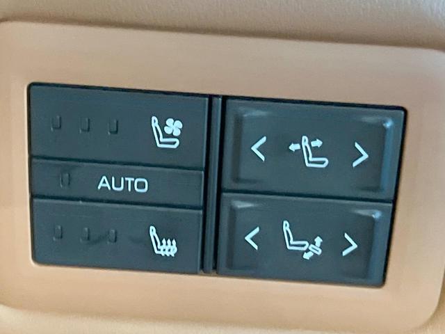 ヴェルファイアハイブリッド Z プレミア サンルーフ 両側電動ドア 後席モニター サイド・バックカメラ 衝突被害軽減システム レーダークルーズ 禁煙車 電動リアゲート レザーシート 前席シートエアコン リアシートエアコン 前後席パワーシート(65枚目)