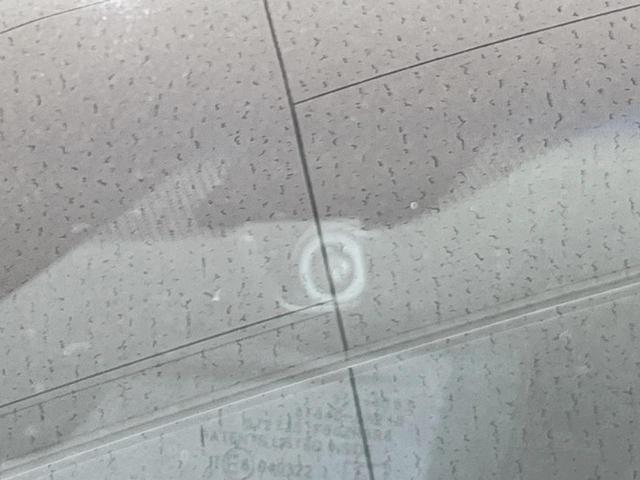 ハリアー Ｚ　レザーパッケージ　バックカメラ　衝突被害軽減システム　禁煙車　電動リアゲート　レザーシート　前席シートエアコン　コーナーセンサー　スマートキー　ＬＥＤヘッド　ＥＴＣ２．０　クルコン　純正１９インチアルミ（12枚目）