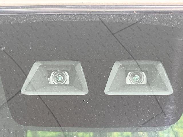 �y�X�}�[�g�A�V�X�g�z���s���ɑO���̎ԗ�����F�����A�Փ˂������Ȏ��͌x��ƃu���[�L�ŏՓˉ���Ɣ�Q�y�����A�V�X�g�B�����S�Ƀh���C�u�����y���݂��������܂��B