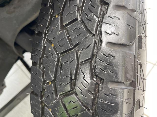 ジムニー ＸＣ　４ＷＤ　ＭＴ車　ＳＤナビ　バックカメラ　衝突被害軽減システム　禁煙車　スマートキー　ＬＥＤヘッド　ＥＴＣ　クルコン　純正１６インチアルミ　オートライト　デュアルエアコン　Ｂｌｕｅｔｏｏｔｈ　ＣＤ（26枚目）