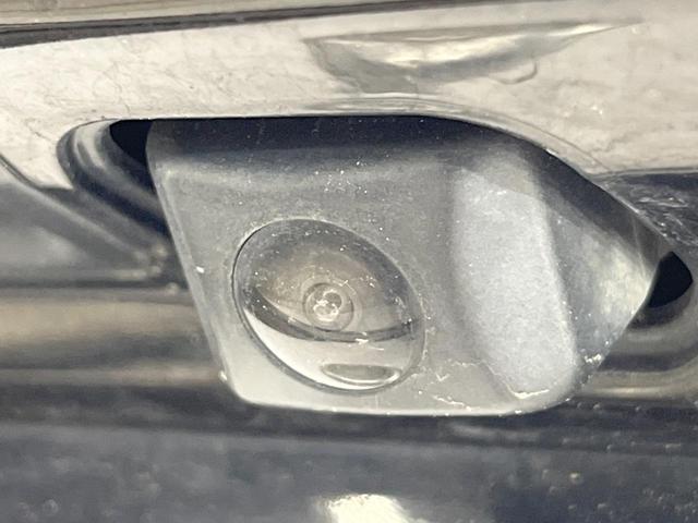 ヴェルファイア ２．４Ｚ　プラチナセレクションＩＩ　両側電動ドア　後席モニター　バックカメラ　禁煙車　コーナーセンサー　スマートキー　ＨＩＤヘッド　ビルトインＥＴＣ　純正１８インチアルミ　オートライト　デュアルエアコン　リアエアコン（30枚目）