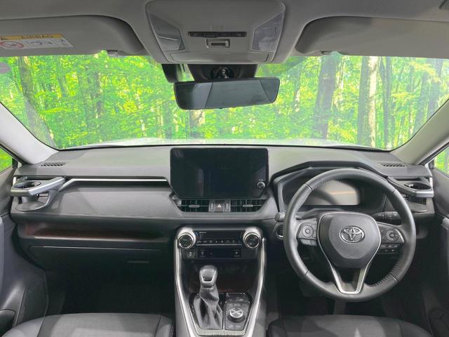 ＲＡＶ４ Ｇ　Ｚパッケージ　４ＷＤ　全周囲カメラ　衝突被害軽減システム　レーダークルーズ　禁煙車　電動リアゲート　ハーフレザーシート　パワーシート　ドラレコ　コーナーセンサー　スマートキー　ＬＥＤヘッド　ビルトインＥＴＣ（2枚目）