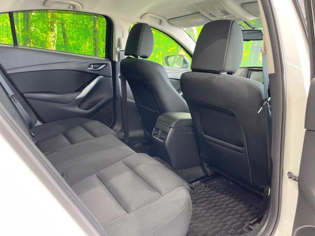 アテンザセダン ２０Ｓ　純正ＳＤナビ　バックカメラ　禁煙車　スマートキー　ＨＩＤヘッド　クルコン　純正１９インチアルミ　オートライト　デュアルエアコン　Ｂｌｕｅｔｏｏｔｈ　ＣＤ　ＤＶＤ再生　フルセグ　パドルシフト（48枚目）