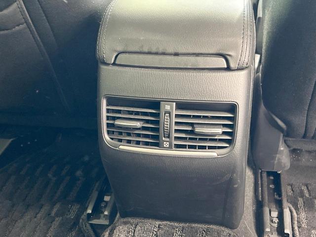 アテンザセダン ２０Ｓ　純正ＳＤナビ　バックカメラ　禁煙車　スマートキー　ＨＩＤヘッド　クルコン　純正１９インチアルミ　オートライト　デュアルエアコン　Ｂｌｕｅｔｏｏｔｈ　ＣＤ　ＤＶＤ再生　フルセグ　パドルシフト（49枚目）