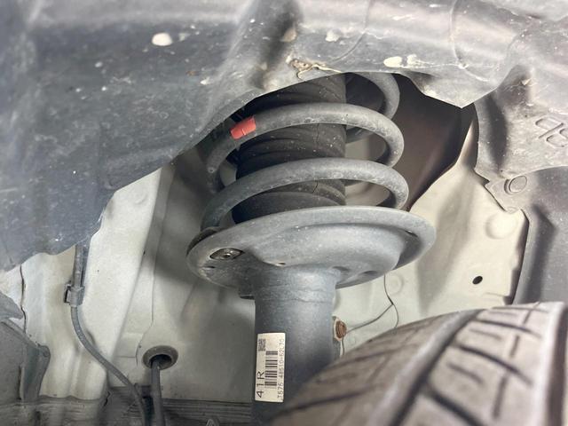 アクア Ｇ　純正ＳＤナビ　バックカメラ　衝突被害軽減システム　禁煙車　スマートキー　ＥＴＣ　クルコン　オートハイビーム　オートエアコン　Ｂｌｕｅｔｏｏｔｈ　ＣＤ　ＤＶＤ再生　フルセグ（27枚目）