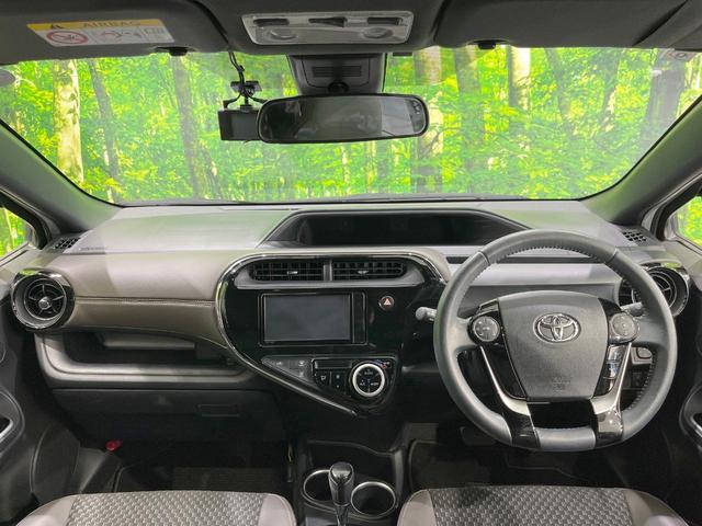 アクア クロスオーバー　グラム　純正ＳＤナビ　バックカメラ　衝突被害軽減システム　禁煙車　ハーフレザーシート　ドラレコ　コーナーセンサー　スマートキー　ビルトインＥＴＣ　純正１６インチアルミ　オートライト　オートエアコン（2枚目）