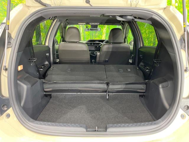 アクア クロスオーバー　グラム　純正ＳＤナビ　バックカメラ　衝突被害軽減システム　禁煙車　ハーフレザーシート　ドラレコ　コーナーセンサー　スマートキー　ビルトインＥＴＣ　純正１６インチアルミ　オートライト　オートエアコン（10枚目）