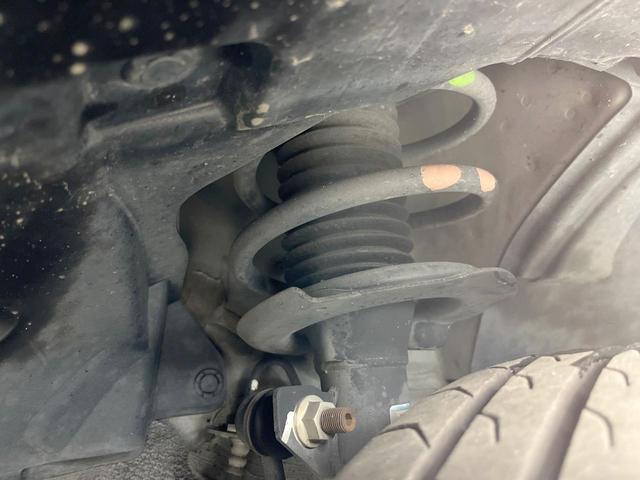 セレナ ハイウェイスター　ＶセレクションＩＩ　両側電動ドア　純正ＳＤナビ　後席モニター　全周囲カメラ　衝突被害軽減システム　レーダークルーズ　ドラレコ　コーナーセンサー　スマートキー　ＬＥＤヘッド　ビルトインＥＴＣ　純正１６インチアルミ（21枚目）