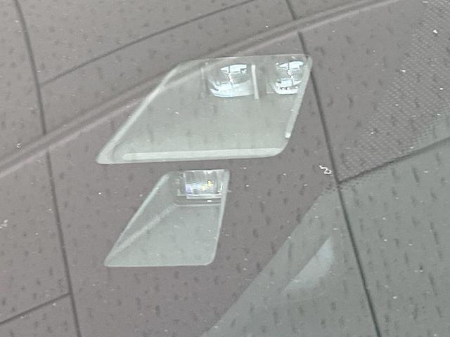 �y�X�}�[�g�V�e�B�u���[�L�T�|�[�g�z�ᑬ���s���ɑO���̎ԗ�����F�����A�Փ˂������Ȏ��͌x��ƃu���[�L�ŏՓˉ���Ɣ�Q�y�����A�V�X�g�B�����S�Ƀh���C�u�����y���݂��������܂��B