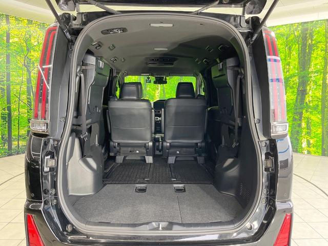 ノア ハイブリッドＳｉ　ダブルバイビーＩＩＩ　両側電動ドア　純正ＳＤナビ　後席モニター　バックカメラ　衝突被害軽減システム　禁煙車　ハーフレザーシート　ドラレコ　コーナーセンサー　スマートキー　ＬＥＤヘッド　ビルトインＥＴＣ　クルコン（12枚目）