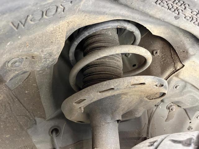 ノア ハイブリッドＳｉ　ダブルバイビーＩＩＩ　両側電動ドア　純正ＳＤナビ　後席モニター　バックカメラ　衝突被害軽減システム　禁煙車　ハーフレザーシート　ドラレコ　コーナーセンサー　スマートキー　ＬＥＤヘッド　ビルトインＥＴＣ　クルコン（21枚目）