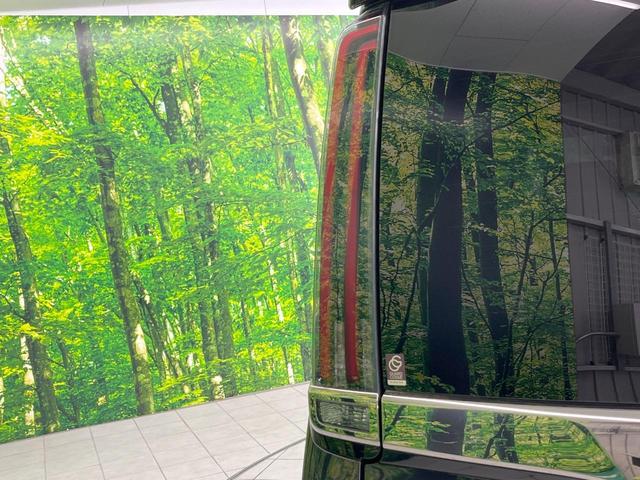 ノア ハイブリッドＳｉ　ダブルバイビーＩＩＩ　両側電動ドア　純正ＳＤナビ　後席モニター　バックカメラ　衝突被害軽減システム　禁煙車　ハーフレザーシート　ドラレコ　コーナーセンサー　スマートキー　ＬＥＤヘッド　ビルトインＥＴＣ　クルコン（33枚目）