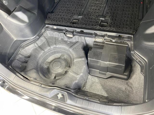 ノア ハイブリッドＳｉ　ダブルバイビーＩＩＩ　両側電動ドア　純正ＳＤナビ　後席モニター　バックカメラ　衝突被害軽減システム　禁煙車　ハーフレザーシート　ドラレコ　コーナーセンサー　スマートキー　ＬＥＤヘッド　ビルトインＥＴＣ　クルコン（61枚目）