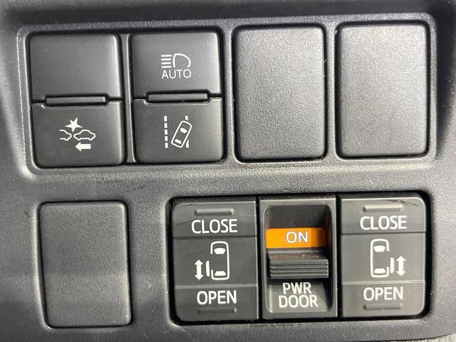 ヴォクシー ＺＳ　煌　両側電動ドア　純正ＳＤナビ　後席モニター　バックカメラ　衝突被害軽減システム　スマートキー　ＬＥＤヘッド　ビルトインＥＴＣ　クルコン　純正１６インチアルミ　オートハイビーム　車線逸脱警報（4枚目）