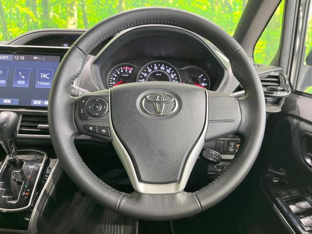 ヴォクシー ＺＳ　煌　両側電動ドア　純正ＳＤナビ　後席モニター　バックカメラ　衝突被害軽減システム　スマートキー　ＬＥＤヘッド　ビルトインＥＴＣ　クルコン　純正１６インチアルミ　オートハイビーム　車線逸脱警報（8枚目）