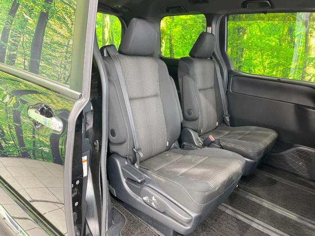 ヴォクシー ＺＳ　煌　両側電動ドア　純正ＳＤナビ　後席モニター　バックカメラ　衝突被害軽減システム　スマートキー　ＬＥＤヘッド　ビルトインＥＴＣ　クルコン　純正１６インチアルミ　オートハイビーム　車線逸脱警報（10枚目）