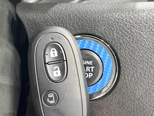 スペーシアカスタムＺ ターボ　両側電動ドア　ＳＤナビ　バックカメラ　衝突被害軽減システム　禁煙車　シートヒーター　スマートキー　ＨＩＤヘッド　クルコン　純正１５インチアルミ　車線逸脱警報　オートライト　オートエアコン（7枚目）