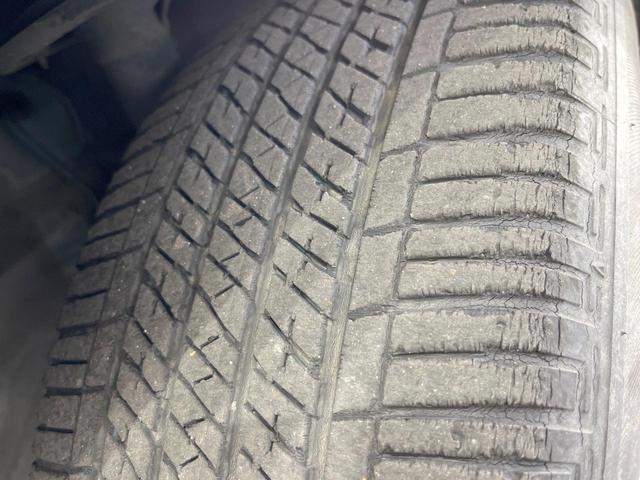 ハリアー プレミアム　スタイルノアール　サンルーフ　ＳＤナビ　バックカメラ　衝突被害軽減システム　レーダークルーズ　禁煙車　電動リアゲート　パワーシート　コーナーセンサー　スマートキー　ＬＥＤヘッド　ビルトインＥＴＣ　純正１８インチアルミ（27枚目）