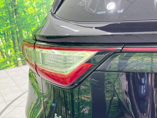 ハリアー プレミアム　スタイルノアール　サンルーフ　ＳＤナビ　バックカメラ　衝突被害軽減システム　レーダークルーズ　禁煙車　電動リアゲート　パワーシート　コーナーセンサー　スマートキー　ＬＥＤヘッド　ビルトインＥＴＣ　純正１８インチアルミ（32枚目）