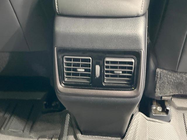 ハリアー プレミアム　スタイルノアール　サンルーフ　ＳＤナビ　バックカメラ　衝突被害軽減システム　レーダークルーズ　禁煙車　電動リアゲート　パワーシート　コーナーセンサー　スマートキー　ＬＥＤヘッド　ビルトインＥＴＣ　純正１８インチアルミ（56枚目）