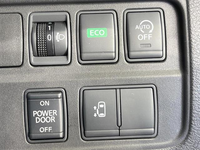 セレナ Ｘ　電動スライドドア　ＨＤＤナビ　後席モニター　全周囲カメラ　衝突被害軽減システム　レーダークルーズ　禁煙車　コーナーセンサー　スマートキー　ビルトインＥＴＣ　純正１５インチアルミ　オートライト（6枚目）