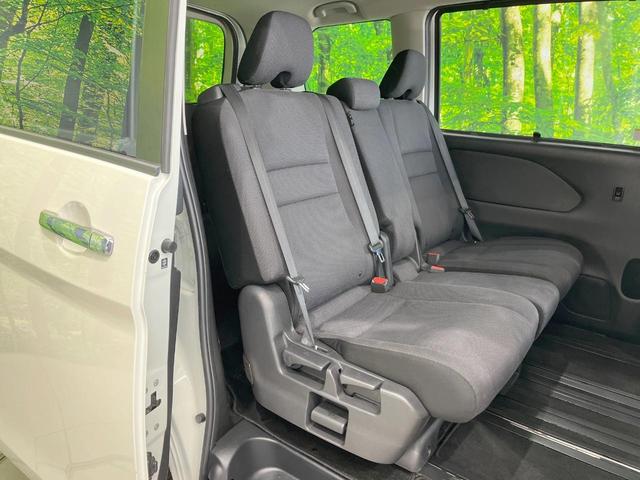 セレナ Ｘ　電動スライドドア　ＨＤＤナビ　後席モニター　全周囲カメラ　衝突被害軽減システム　レーダークルーズ　禁煙車　コーナーセンサー　スマートキー　ビルトインＥＴＣ　純正１５インチアルミ　オートライト（9枚目）